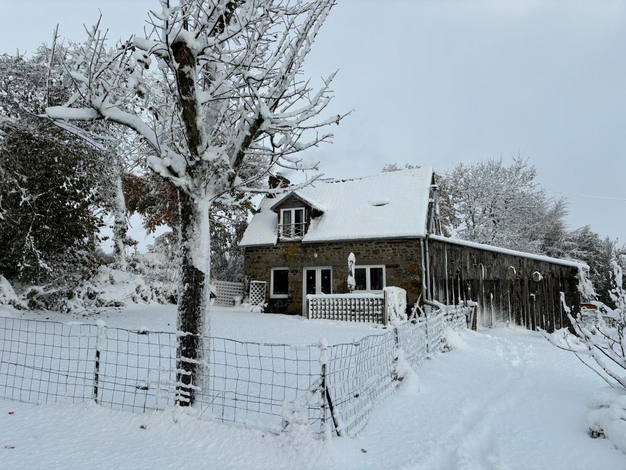 Ferme De Noyes Cottage Sourdeval المظهر الخارجي الصورة